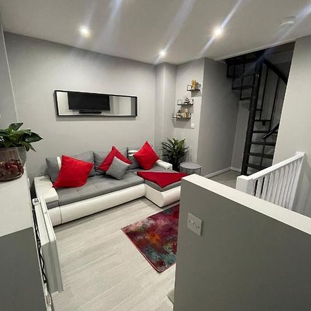 Unique Duplex Apartment Free Parking Free Wi-Fi 6 Minutes From Leeds City Centre 외부 사진