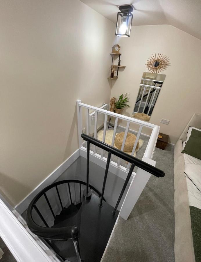 Unique Duplex Apartment Free Parking Free Wi-Fi 6 Minutes From Leeds City Centre 외부 사진